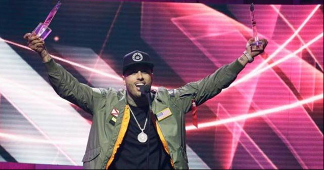 Nicky Jam dedica su premio de los Billboards 2017 a Venezuela