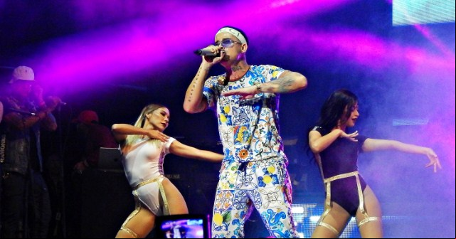 Sixto Rein regresó con todos los hierros en un concierto “Original” (+FOTOS)